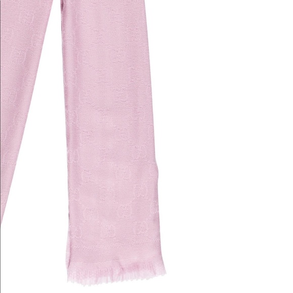 ❌SOLD❌Authentic Gucci Wool Scarf - Picture 2 of 5